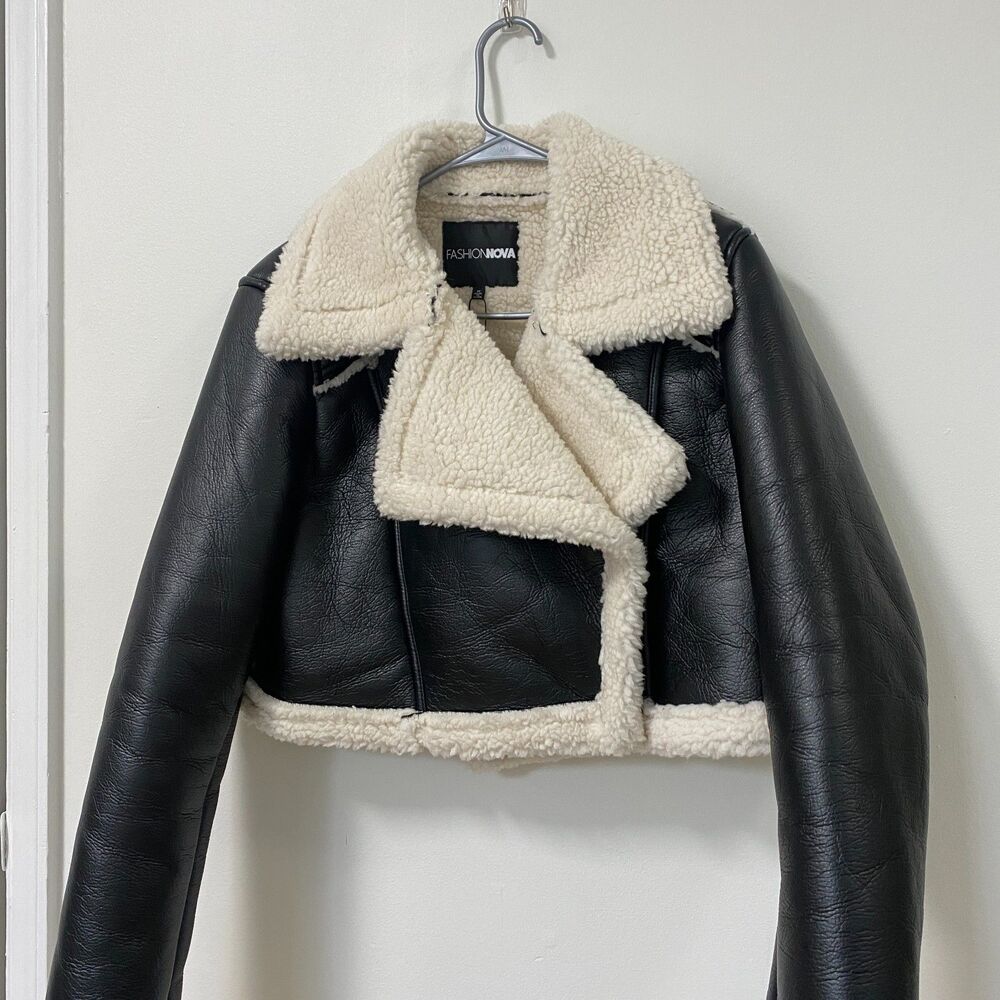 Fashion Nova Black Faux Leather Sherpa Cropped Jacket Size M